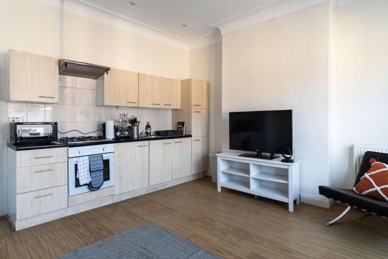Two Bedroom Apartment In Tooting London Exterior foto